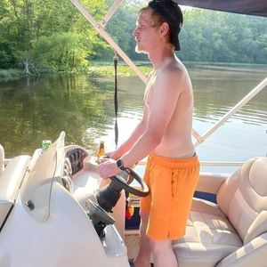 Meet your Posher, Devin